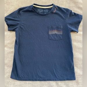 Patagonia women’s Ridge Rise pocket t-shirt. Size medium. Worn once.